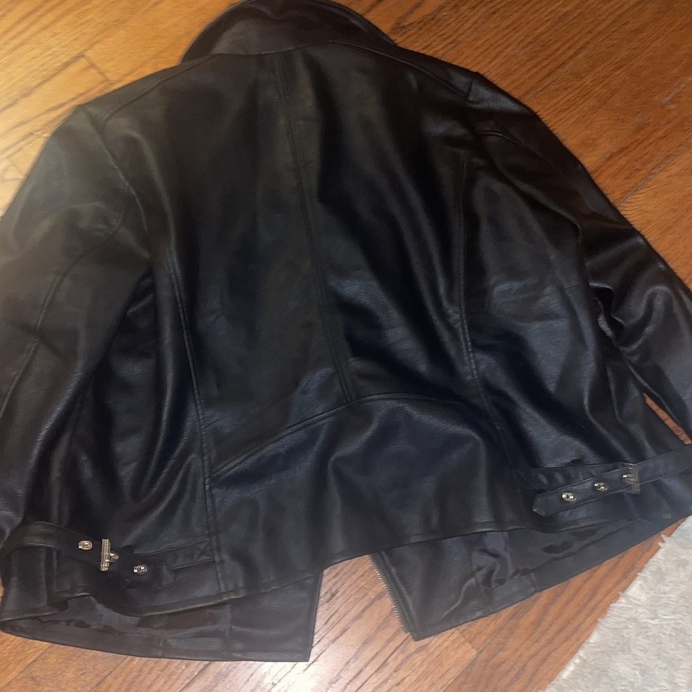 Black jacket - Picture 12 of 12